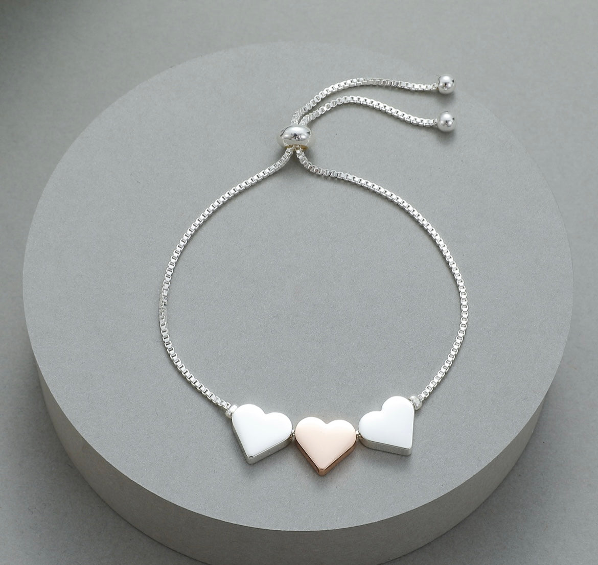 Drawstring Three Hearts Bracelet