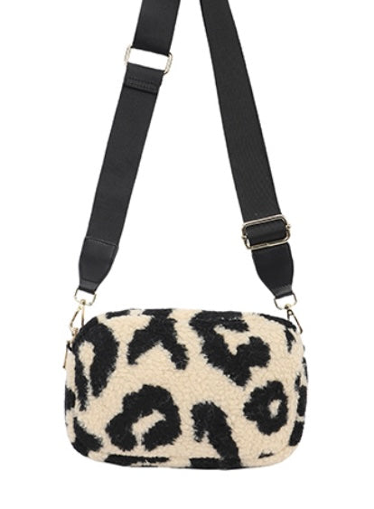Fleece Camera Bag in Leopard Black